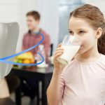 آیا نوشیدن شیر به جلوگیری از پوسیدگی دندان کمک میکند ؟